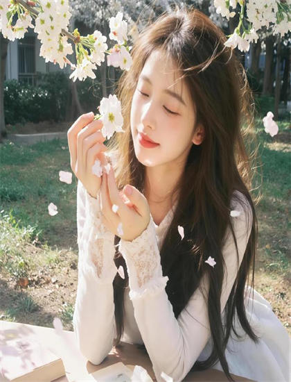 桃色激情_体罚女生老师竟被捧上天_女性瘾者:第二部_电影